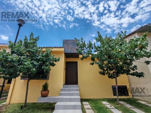 Venta de casa en cond. fraccionamiento, Jiuteperc, Mor. Clave 5818