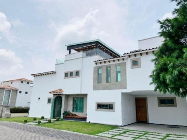 VENTA DE CASA 4 RECÁMARAS EN CONDADO DEL VALLE EN METEPEC