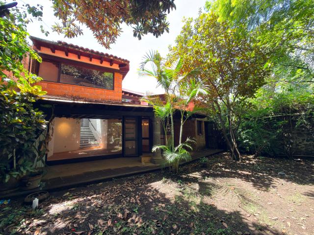 Venta de casa en condominio, Col. Bellavista, Cuernavaca, Morelos. Clave 6288