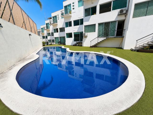 Venta de casa en Condominio con alberca, Cerca del Hotel Las Quintas en Cuernavaca, Morelos. Clave 6207