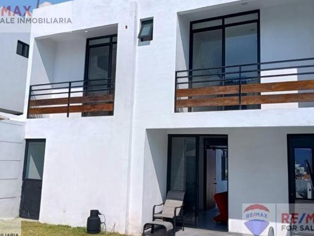 Venta de casa en condominio con alberca, Atlacholoaya, Morelos…Clave 5461