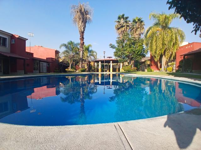 Venta de casa en condominio con alberca en Arco Antiguo, Yautepec, Morelos. Clave 6286