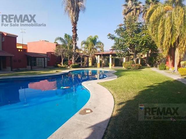 Venta de casa en condominio con alberca en Arco Antiguo, Yautepec, Morelos. Clave 6286