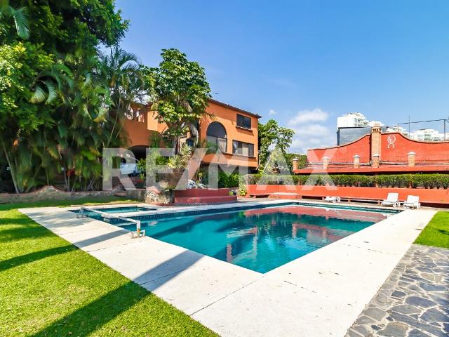 Venta de casa en condominio, cerca del Costco, Cuernavaca, Morelos…Clave 6199