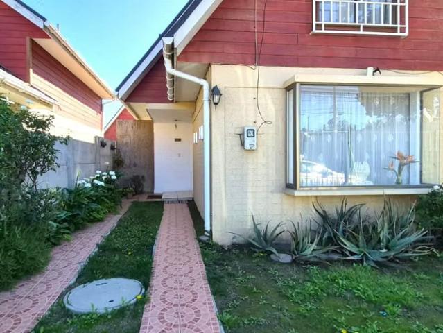 Venta de casa en Condominio en La Cruz, 3 dormitorios, 2 baños, 5 estacionamientos. 136 M$ | 3 dormitorios por 136000. 00 en La Cruz