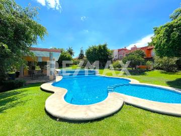 Venta de casa en condominio, Fracc. Burgos, Temixco, Morelos. Clave 5657