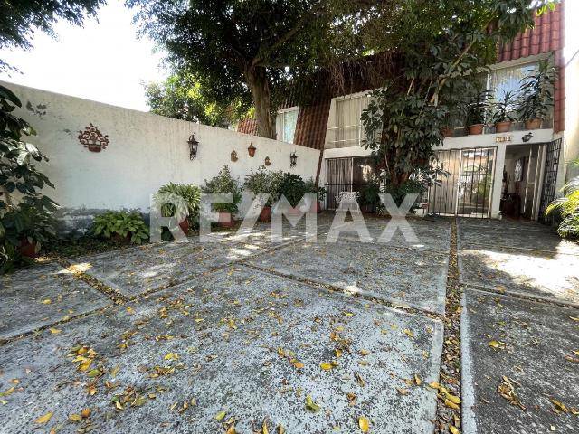 Venta de casa en condominio, Jardines de Cuernavaca, Cuernavaca, Morelos. Clave 6052