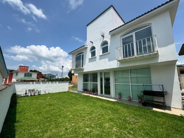 Venta de casa en condominio Quinta las Mercedes