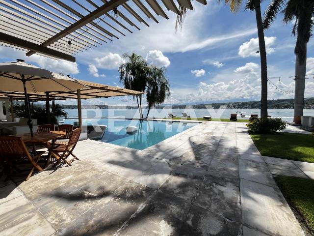 Venta de casa en condominio, Tequesquitengo, Jojutla, Morelos. Clave 5912