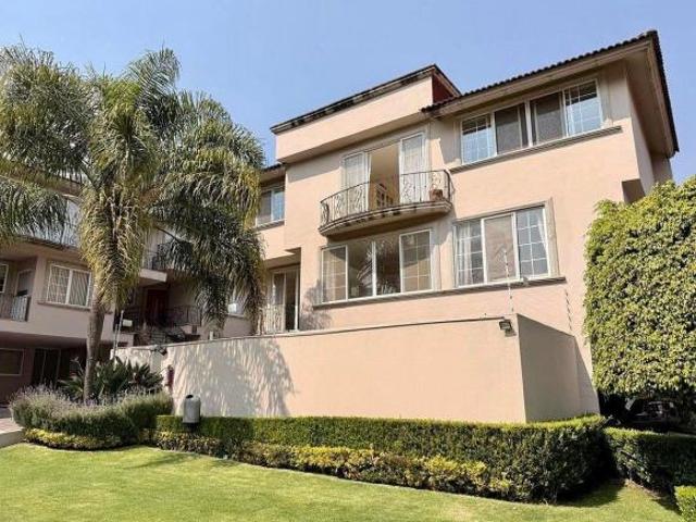 Venta de Casa en Conjunto, Hacienda de Las Palmas, Huixquilucan