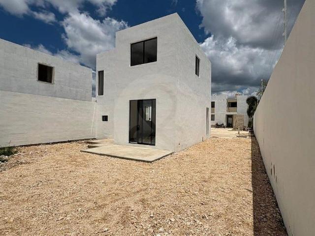 Venta de Casa en Conkal con caseta de Vigilancia y Amenidades