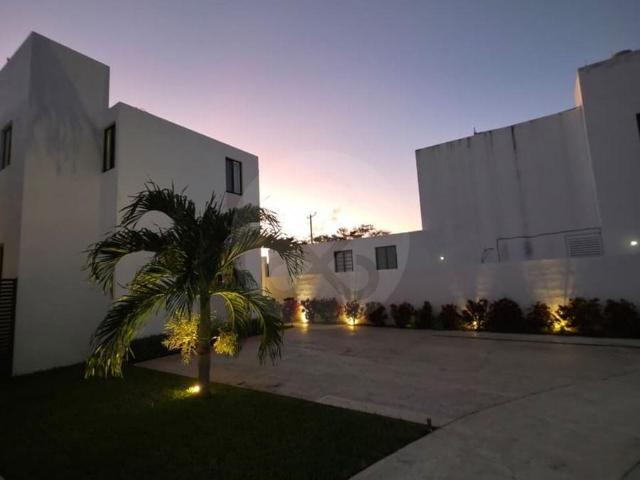 Venta de Casa en Conkal dentro de Condominio con amenidades