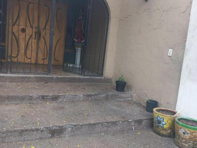 Venta de Casa en Contry La Silla al sur de la cd ¡GRAN OPORTUNIDAD DE INVERSIÓN!