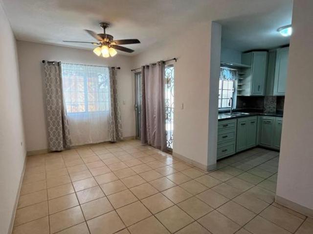VENTA DE CASA EN EXCELENTE UBICACION