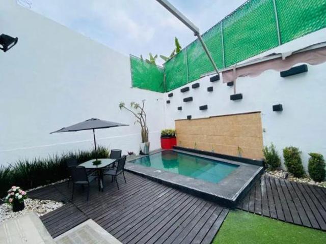 VENTA DE CASA EN EXCELENTE UBICACIÓN Y CON ALBERCA