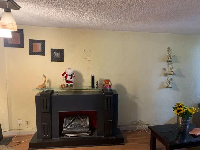 Venta de Casa en Ecatepec de Morelos, Zona Residencial con Amplios Espacios