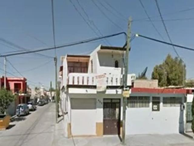 Venta de Casa en Ejido Ojocaliente, Aguascalientes: Amplia Propiedad Habitacional con 4 Recámaras