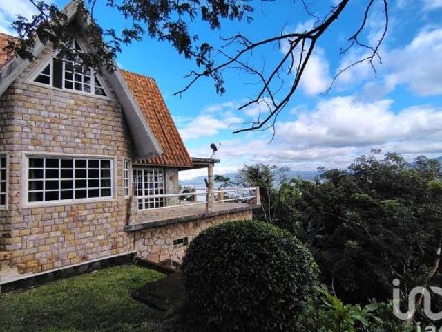 Venta de casa en el mirador de Laguna de Catemaco