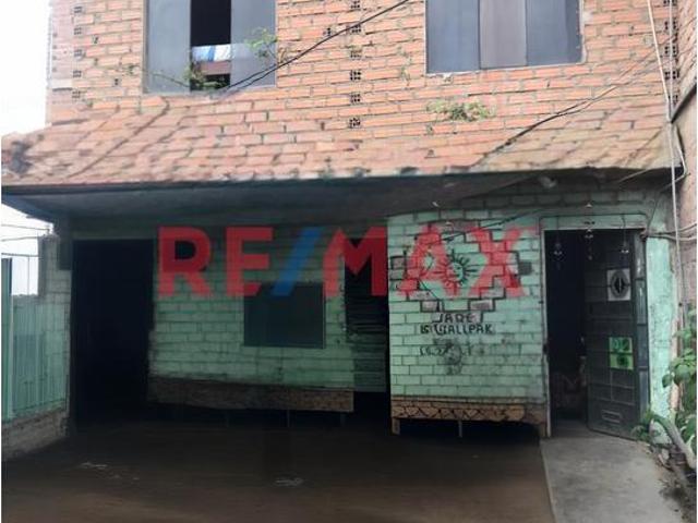 Venta De Casa En El Distrito De San Juan De Miraflores,Cuenta Con Constancia De Posesion