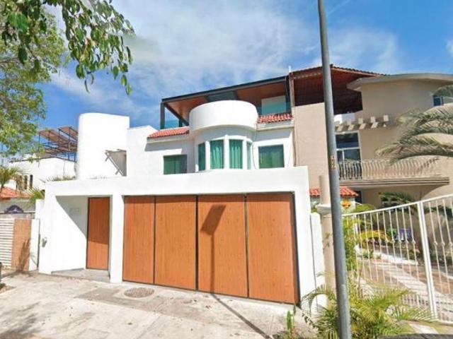 VENTA DE CASA EN EL FRACC MARINA VALLARTA EN PUERTO VALLARTA JALISCO