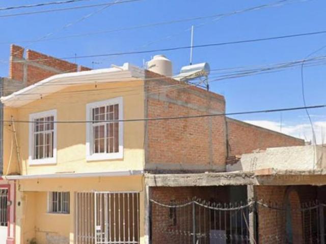 VENTA DE CASA EN EL FRACC. COSMOS, PABELLON DE ARTEAGA, AGUASCALIENTES