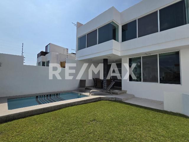 Venta de casa en el Fracc. Jardines de Ahuatlán, Cuernavaca, Morelos. Clave 5981