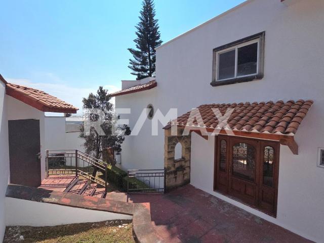 Venta de casa en el Fracc. Real Tetela, Norte de Cuernavaca, Morelos. Clave 6024