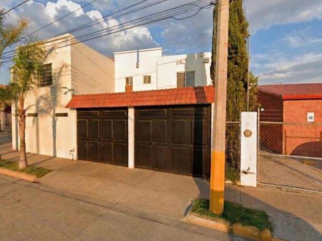 VENTA DE CASA EN EL FRACCIONAMIENTO EL CONDADO PLUS, LEON DE LOS ALDAMA, GUANAJUATO