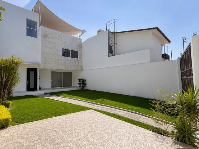 Venta de casa en el Fraccionamientoi Las Fincas en Jiutepec, Morelos. Clave 6306