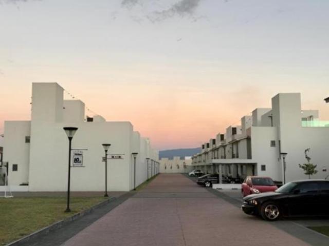 VENTA DE CASA EN EL RESIDENCIAL VERONA, SAN MATEO ATENCO, EDO DE MÉXICO
