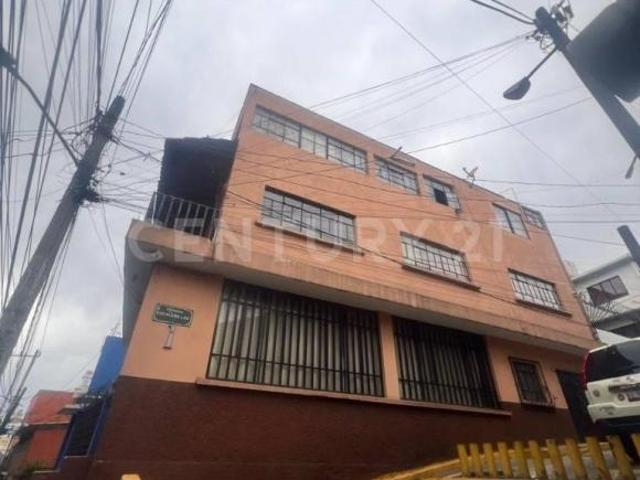 VENTA DE CASA EN ESQUINA CALLE ESCALERILLAS TLALNEPANTLA