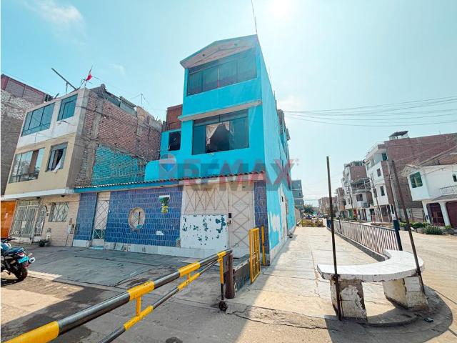 Venta De Casa En Esquina A Pocos Metros De Av. Retablo – Urb. El Pinar, Comas