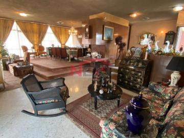 VENTA DE CASA EN ESQUINA DE UNA PLANTA EN REPÚBLICA ORIENTE
