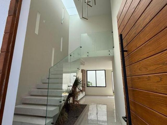 VENTA DE CASA EN FRAC. PRIVADO LOMALTA TRES MARÍAS