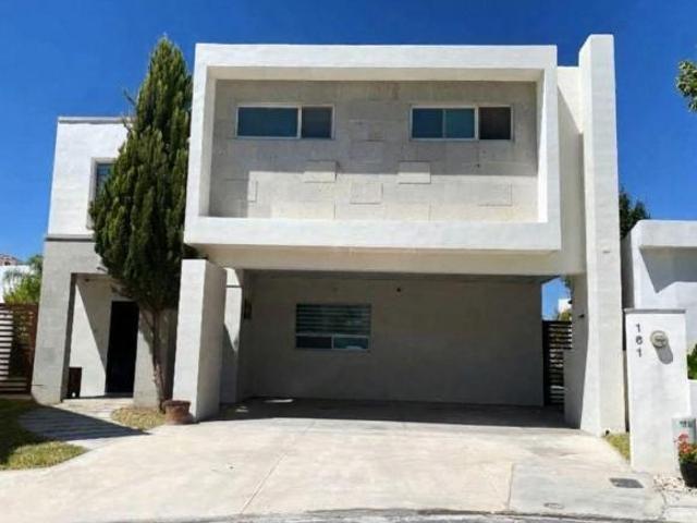 VENTA de Casa en Fracc. Canteras