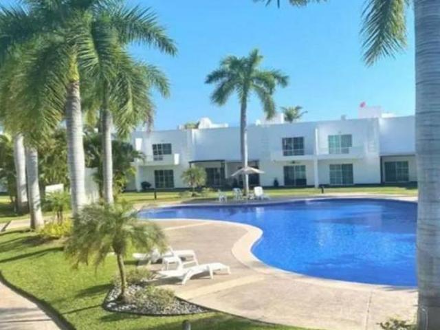 VENTA DE CASA EN FRACC DE LAS CEIBAS, NAYARIT