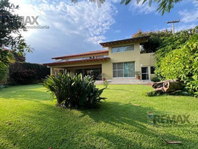 Venta de casa en fracc. Tamoanchan, Jiutepec, Mor. Clave 5894