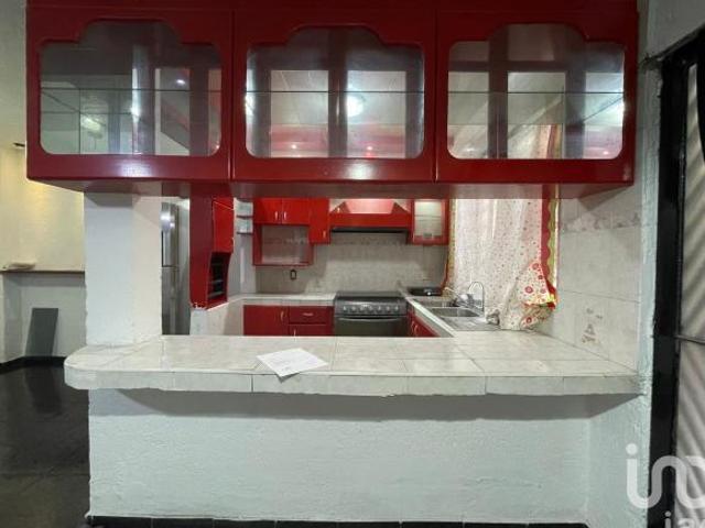 VENTA DE CASA EN FRACCINAMIENTO EN CALLE CANELA