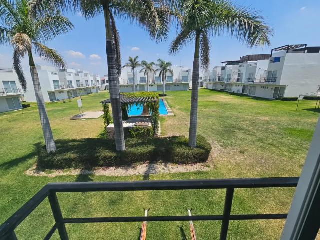 VENTA DE CASA EN FRACCIONAMIENTO CON ALBERCA EN YECAPIXTLA MORELOS