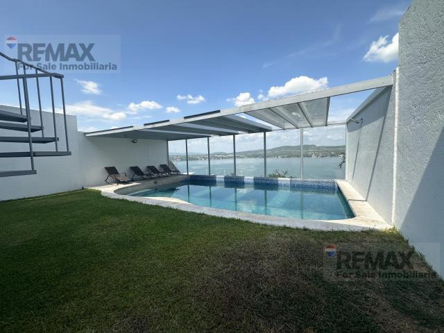 Venta de casa en fraccionamiento con vigilancia, Tequesquitengo, Morelos?Clave 6329