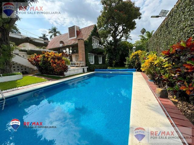 Venta de casa en Fraccionamiento, Col. Manantiales, Cuernavaca, Morelos?Clave 5242