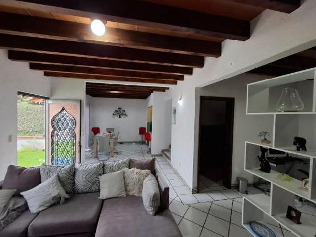 VENTA DE CASA EN FRACCIONAMIENTO, CUERNAVACA