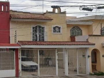 VENTA DE CASA EN FRACCIONAMIENTO EL TAPATIO SAN PEDRO TLAQUEPAQUE JALISCO