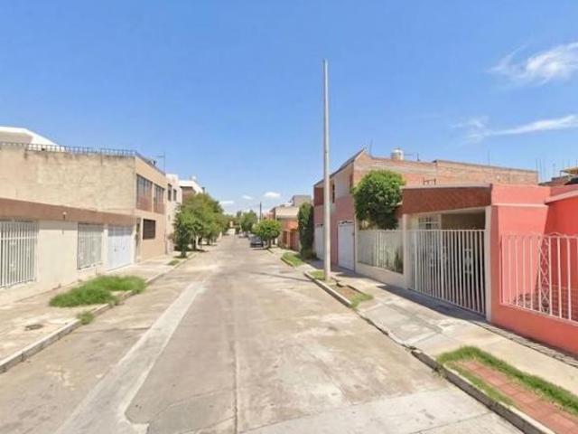 VENTA DE CASA EN FRACCIONAMIENTO EL SOL AGUASCALIENTES