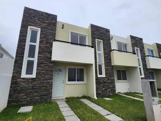 Venta de Casa en Fraccionamiento Hacienda la Parroquia 3 recamaras