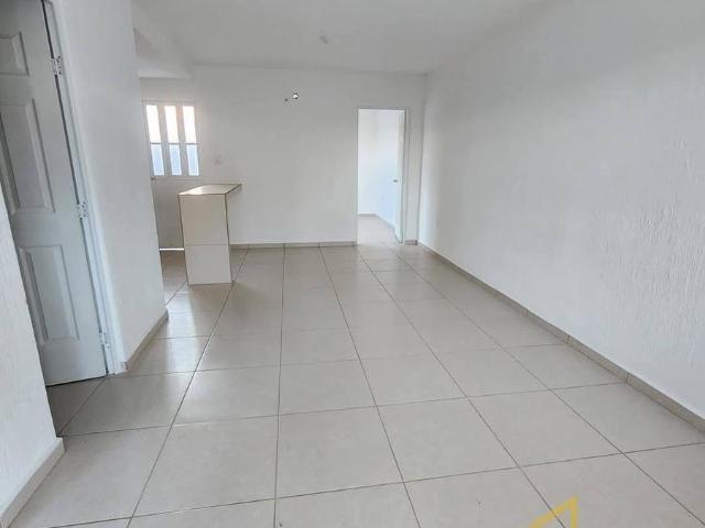 Venta de Casa en Fraccionamiento Hacienda la Parroquia 3 recamaras