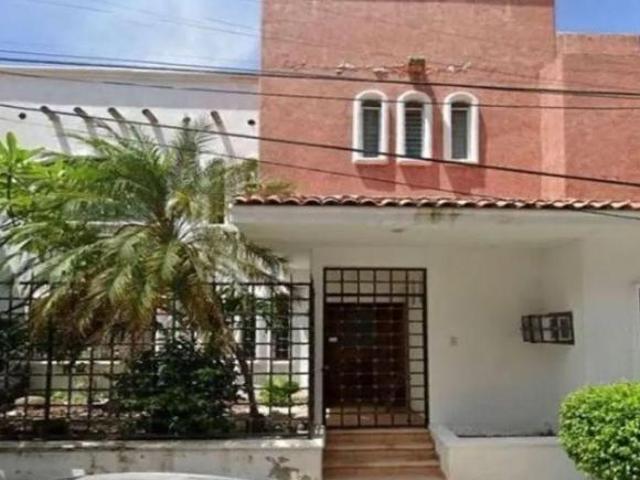 VENTA DE CASA EN FRACCIONAMIENTO HORNOS INSURGENTES, GUERRERO