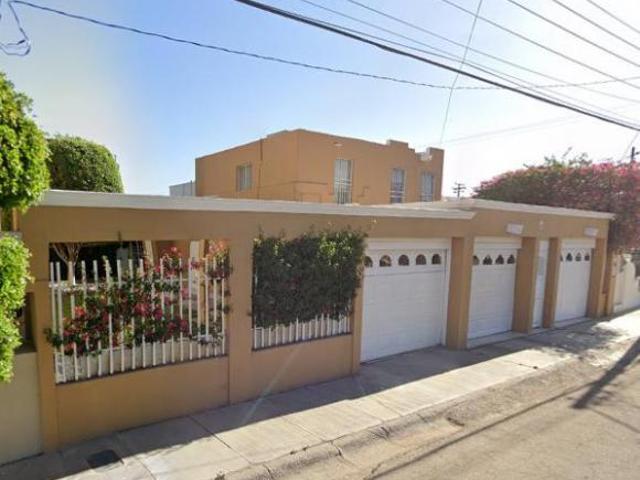 VENTA DE CASA EN FRACCIONAMIENTO JARDINES DEL LAGO, MEXICALLI, BAJA CALIFORNIA NORTE