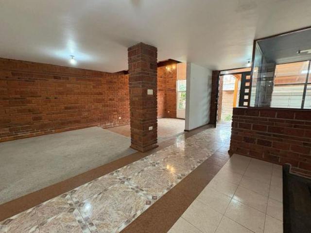 VENTA DE CASA EN FRACCIONAMIENTO LA VIRGEN EN METEPEC