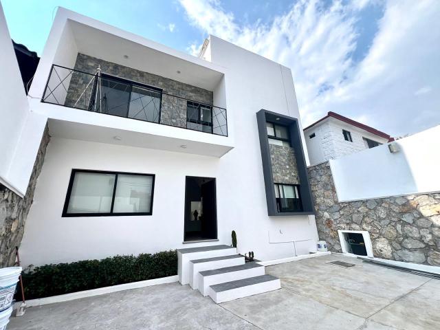 VENTA DE CASA EN FRACCIONAMIENTO LAS FINCAS, JIUTEPEC